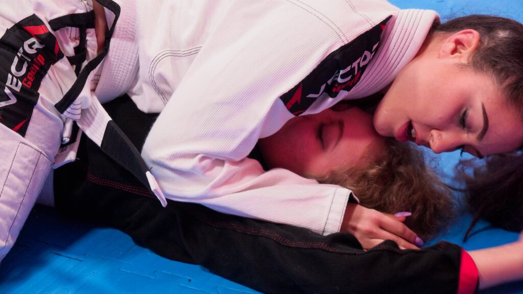 SFD409 Sabrina vs Luna – BJJ fight to breast smother KO