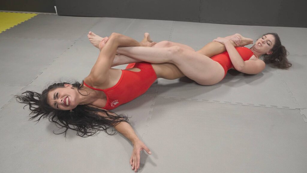 SFD624 Lara vs Adele – Lifeguards painful leg torture match